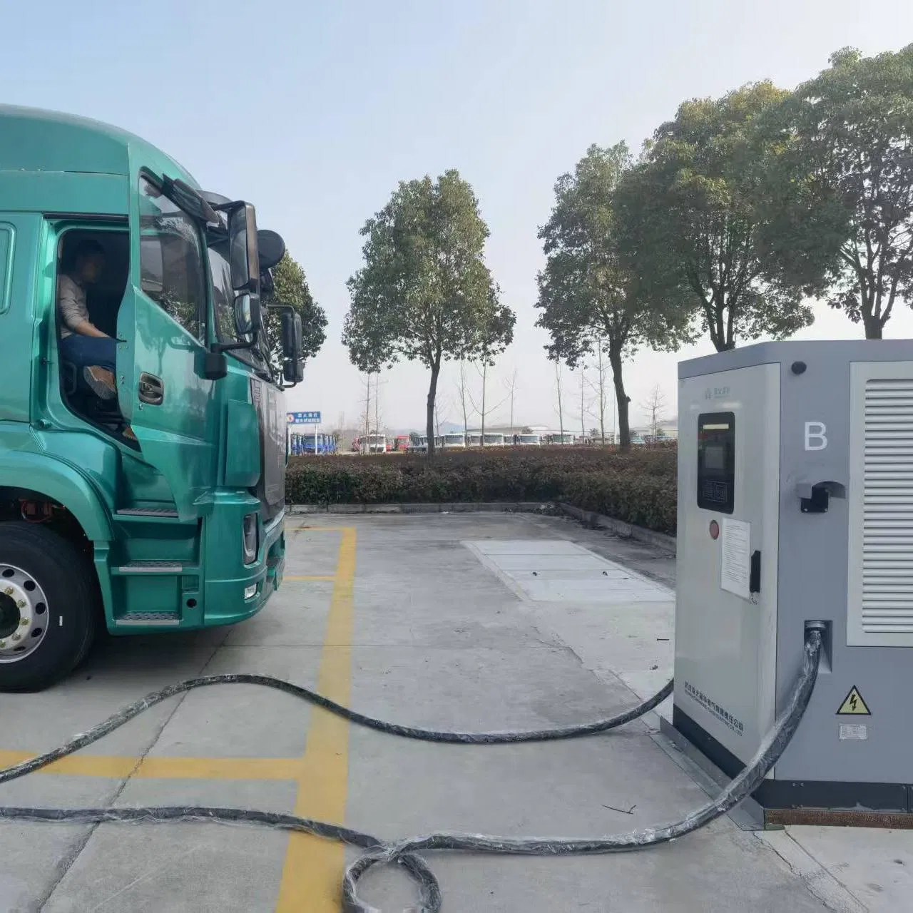 DC 180-320kw EV Charger Distributed Charging Station IP54 Heavy Truck Loading Truck