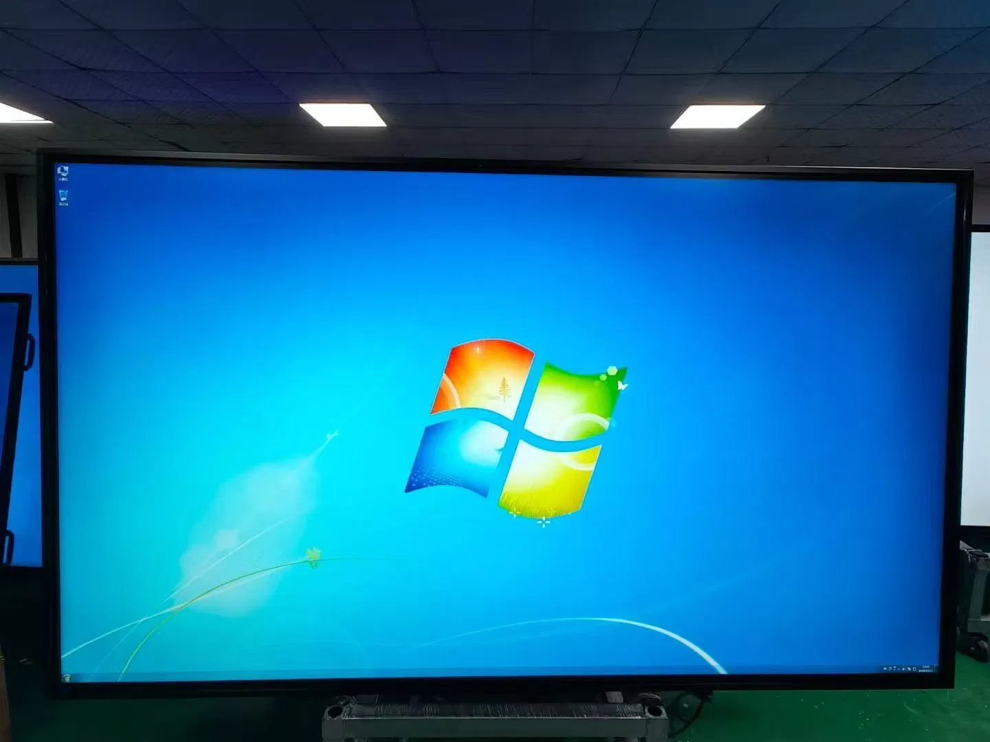 Interactive Conference Display 110'' 8K UHD Anti-Glare High Brightness for Classroom