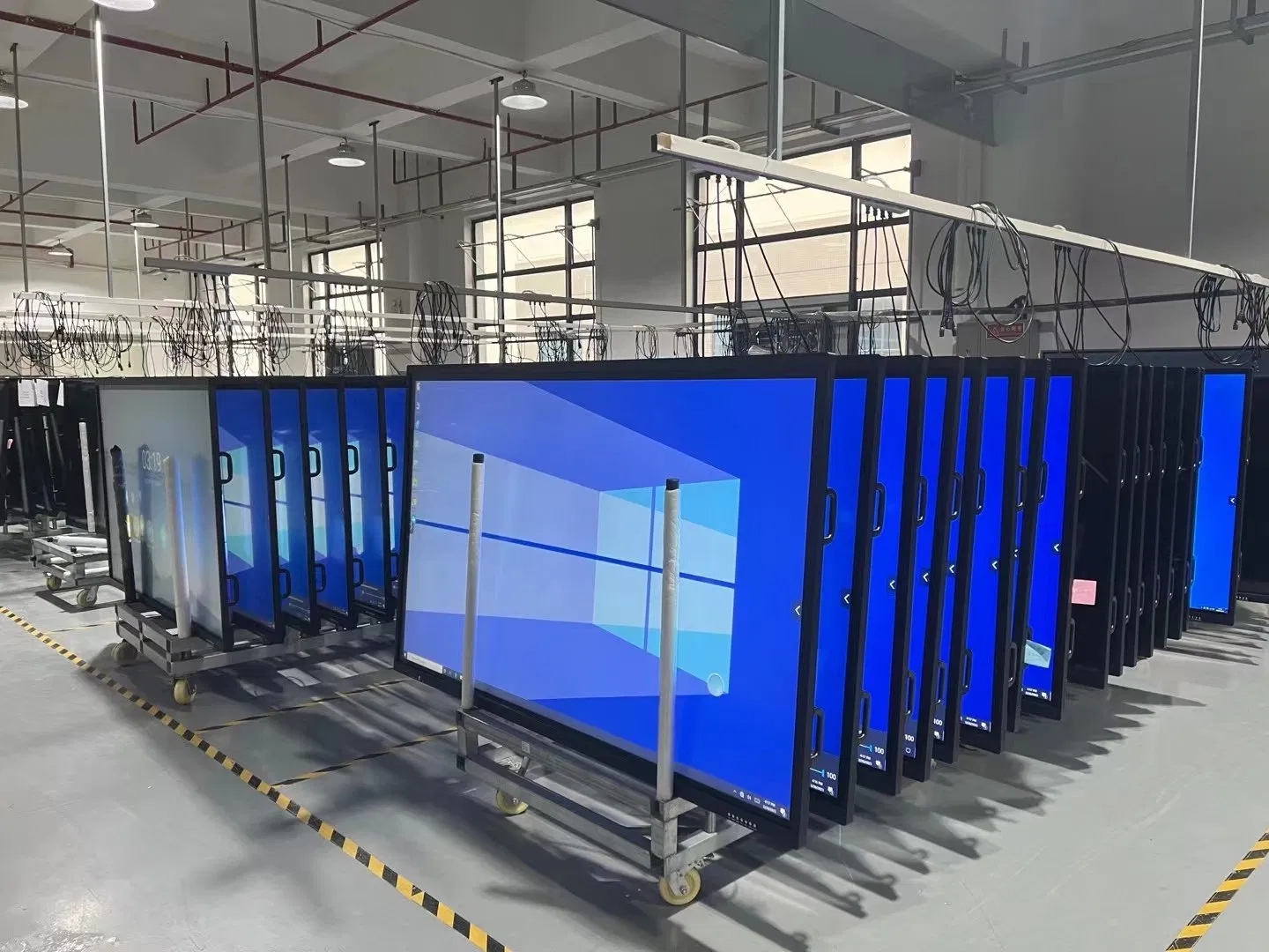 All-in-One Interactive Digital Portable Multi-Touch Interactive Whiteboard System for Modern Classrooms