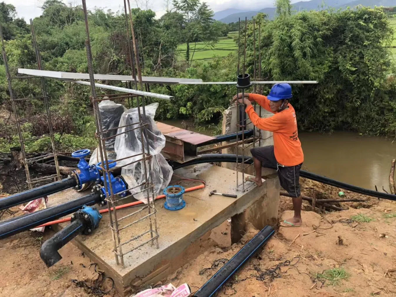 1452 30kw Solar Pump System with Mono/Poly Solar Panels for Home&Farmland Irrigation Project