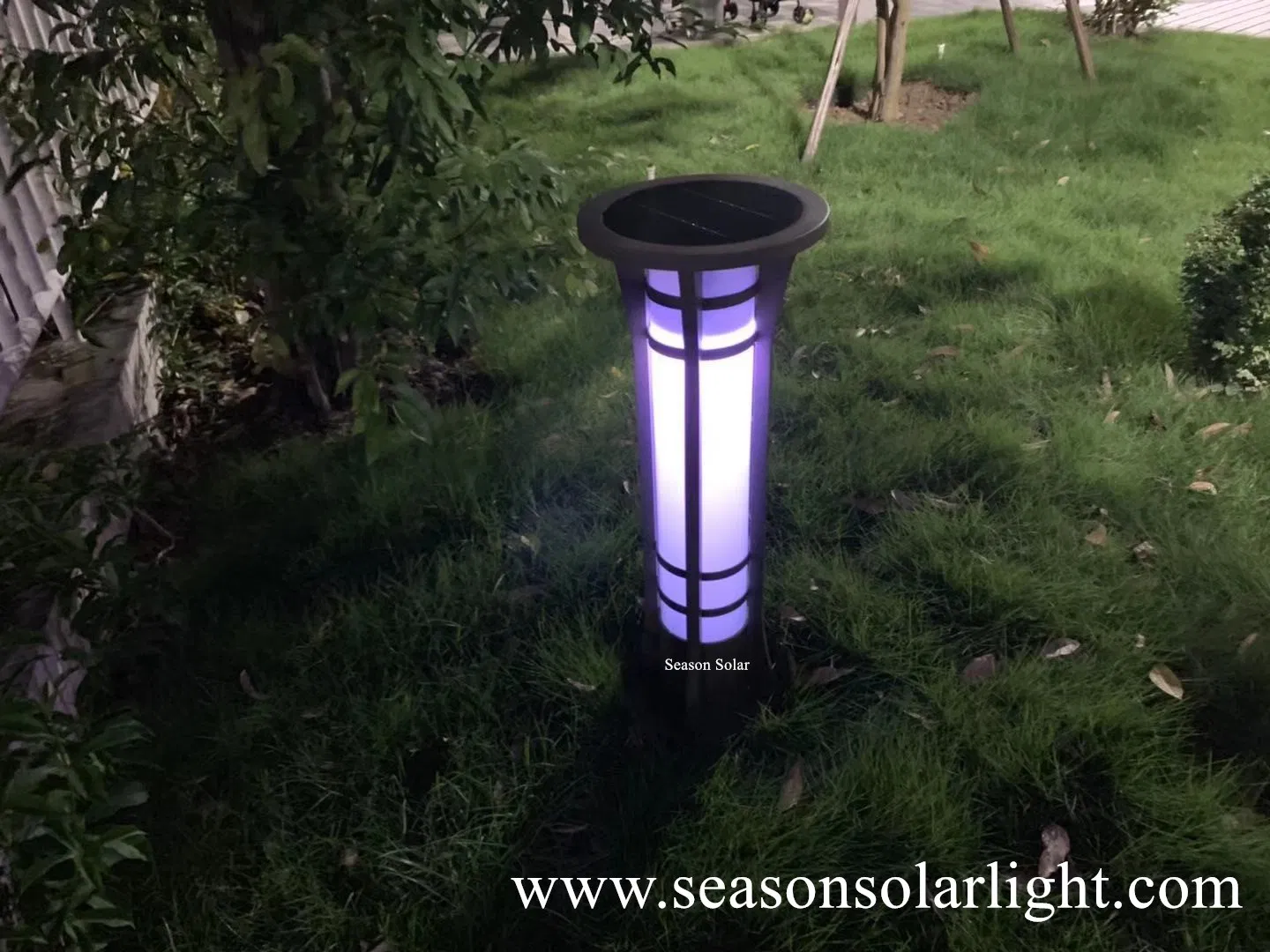 High Lume Energy Lighting CE Outdooor Garden Light Decking Lawn Lighting with 5W Solar Panel System