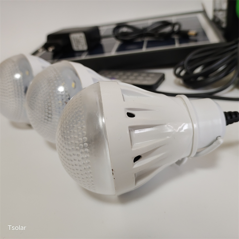 Factory Directly Selling Mini Solar System Home Lighting Kit with Radio LED Flashlight