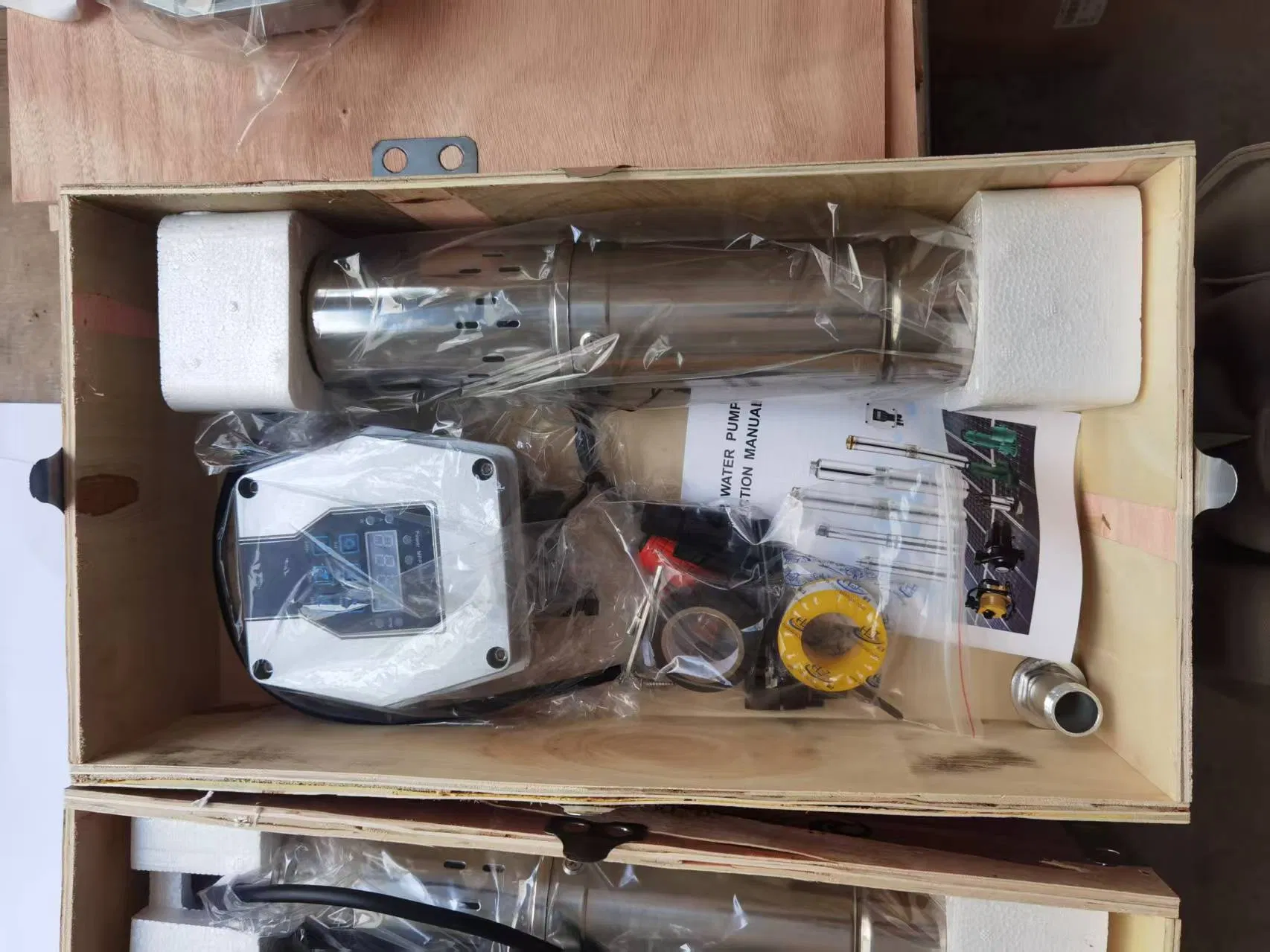 DC Solar Powered Screw Pump System with External Controller, off-Grid Pumping Solution for Borehole and Irrigation