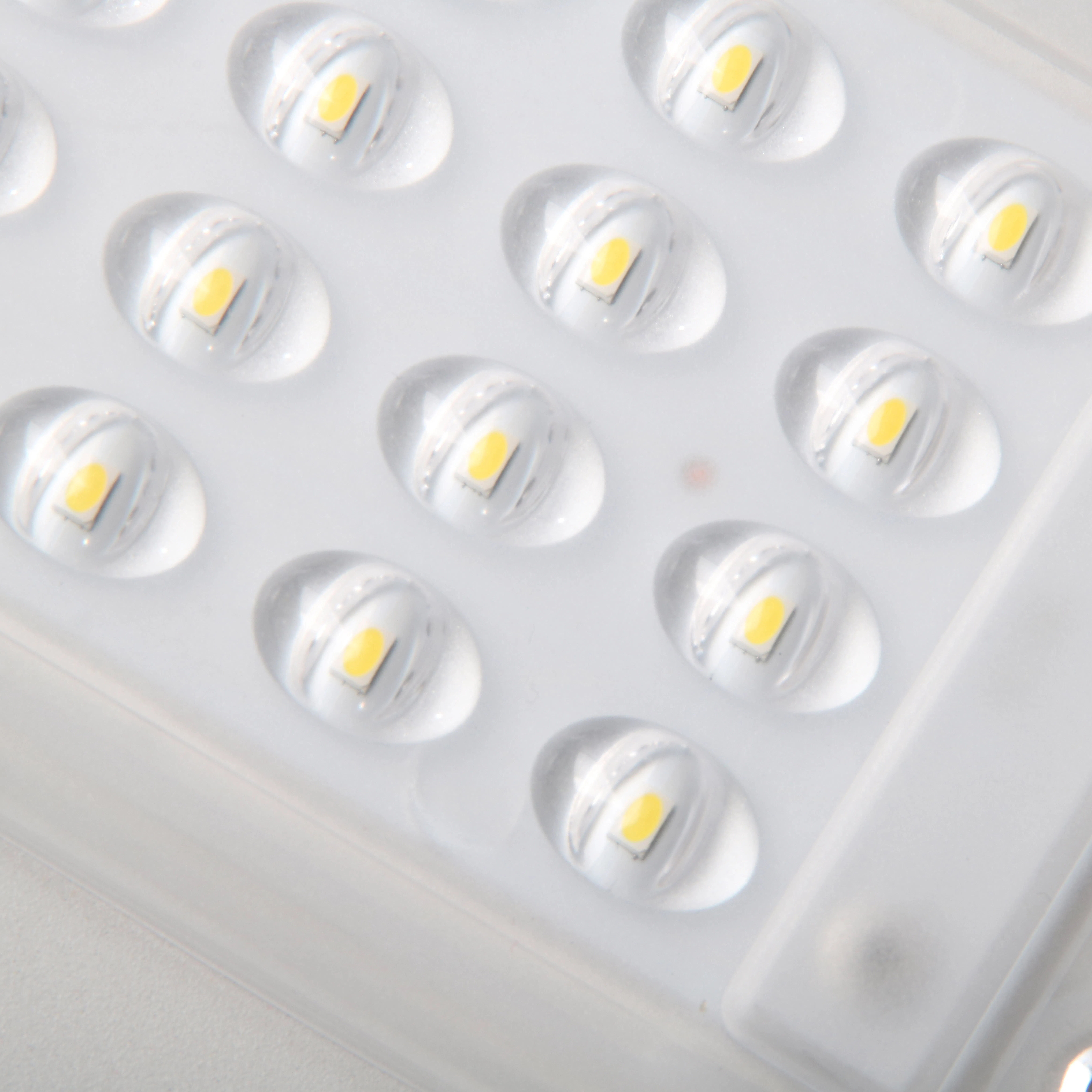 Smart Solar Street Lighting Systems for Modern Urban Areas