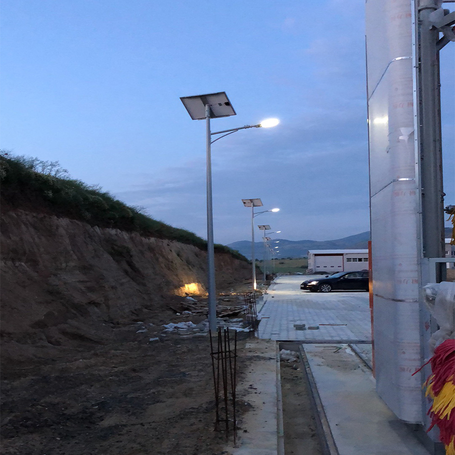 China Outdoor Light Split Solar Street Light for Community Yards