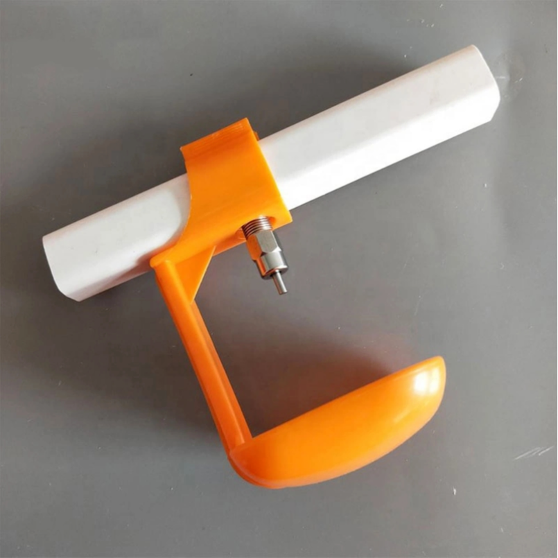 Innovative Poultry Nipple Drinking System for Superior Hydration