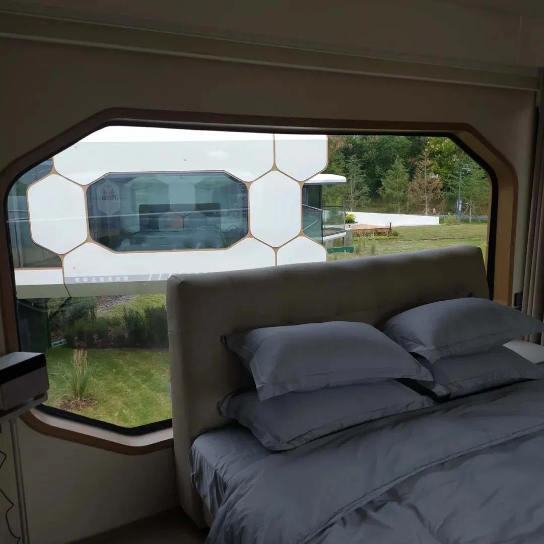 Camping desértico personalizado, hotel inteligente y alojamiento espacial de vacaciones en la montaña