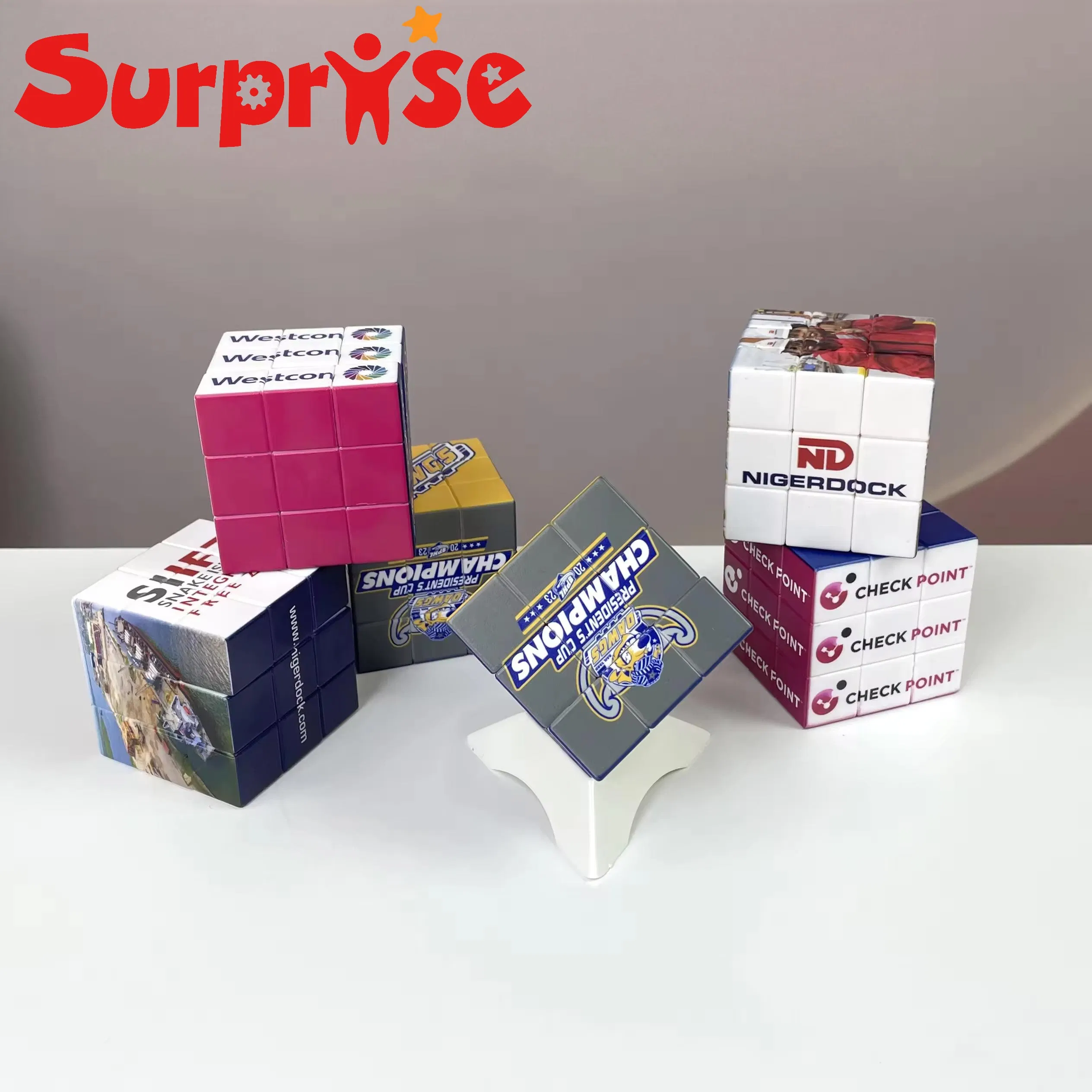 هدية ترويجية مصممة حسب الطلب 3X3X3 مكعب سحري صغير بحد أدنى للطلب 5.7cm لعبة أحجية إعلانية بشعار
