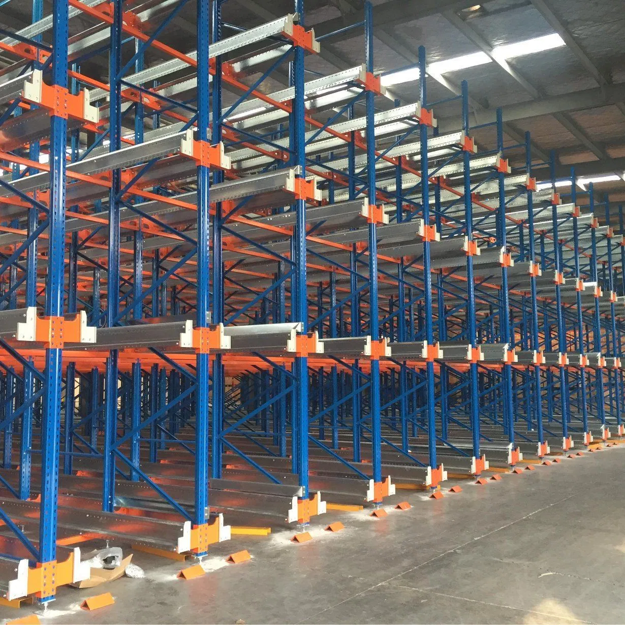 Radio Shuttle for Automotive Spare Parts Warehouse Management