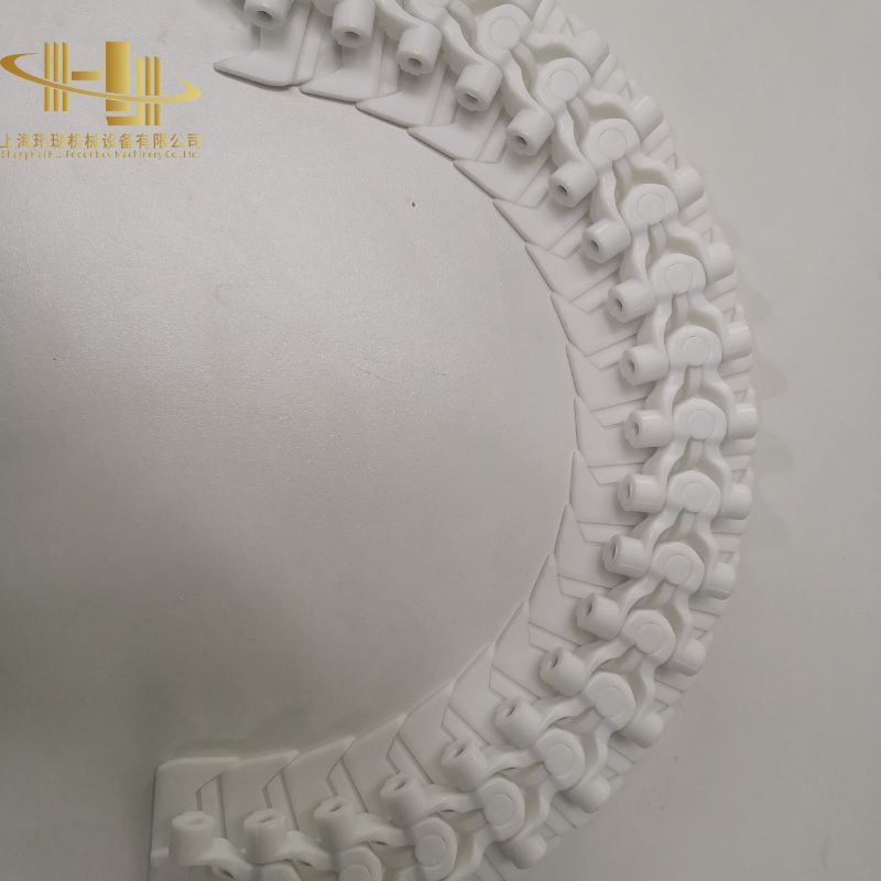 Side-Flexing Plastic Conveyor Chain for Compact Curved Layouts, Flexible Transport, and Packaging Line Optimization