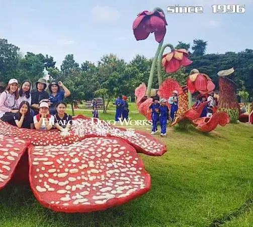 Dinosaur theme park walking trail
