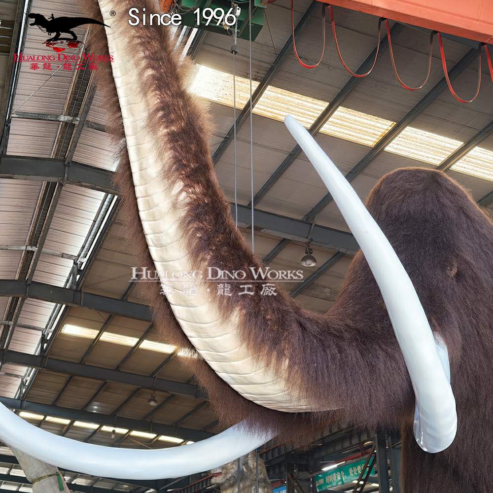 Animatronic Mammoth Outdoor Exhibition