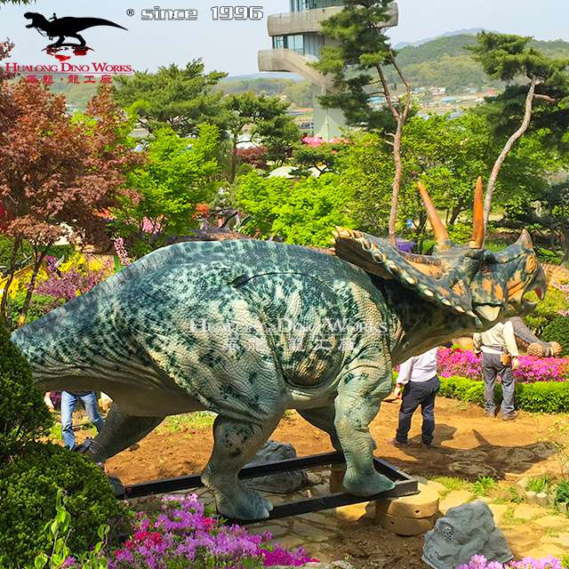Buy Animatronic Triceratops Model Hualong Technology for Theme Park Dinosaur Exhibition Supplier, Suppliers