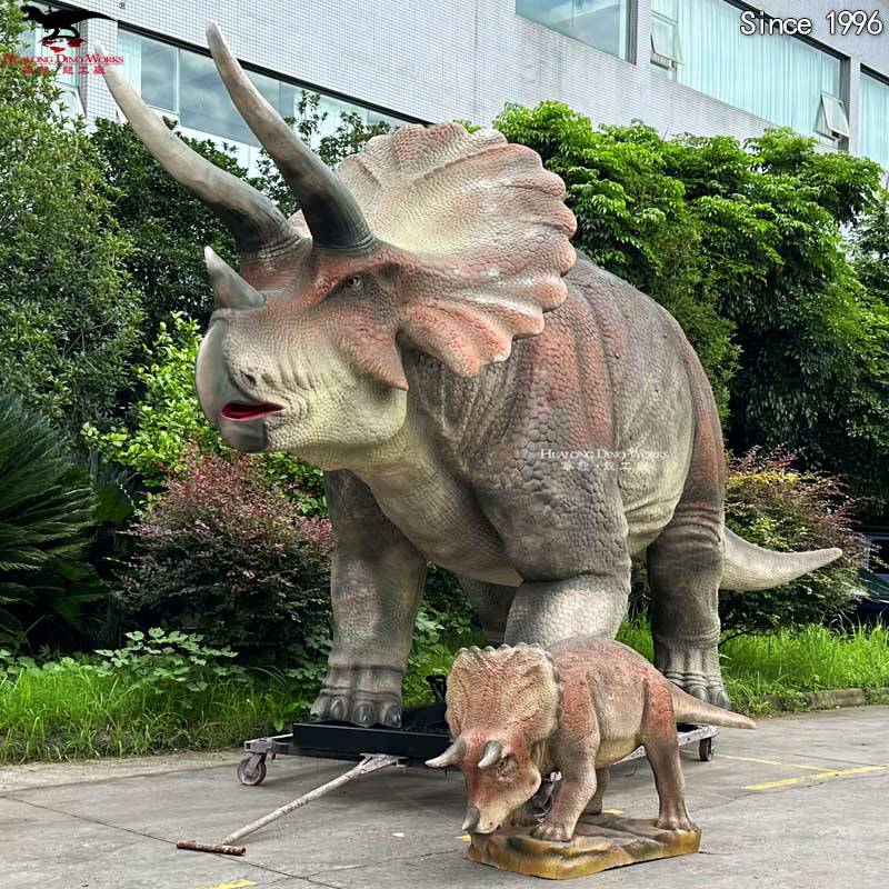 Animatronic Triceratops Exhibition