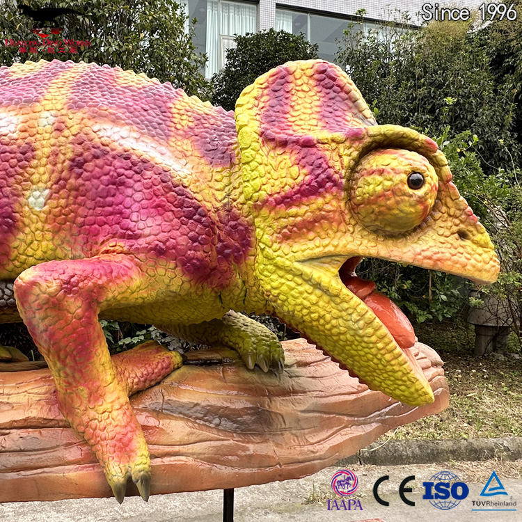 Buy Custom Pitch Theme Park Interactive Sculpture High-Quality Foam Weatherproof & Moisture-Proof Factory Direct Animatronic Animal Model Simulated Giant Chameleon Supplier, Factory