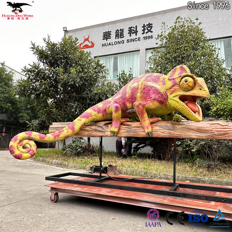 Buy Custom Pitch Theme Park Interactive Sculpture High-Quality Foam Weatherproof & Moisture-Proof Factory Direct Animatronic Animal Model Simulated Giant Chameleon Supplier, Factory