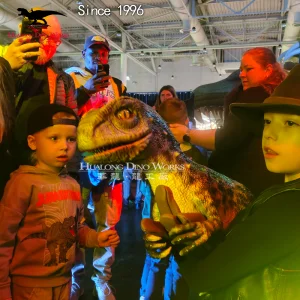 Buy Animatronic Dinosaur Hand Puppet Hualong Technology for Stage Show Interactive Performance Suppliers, Factories