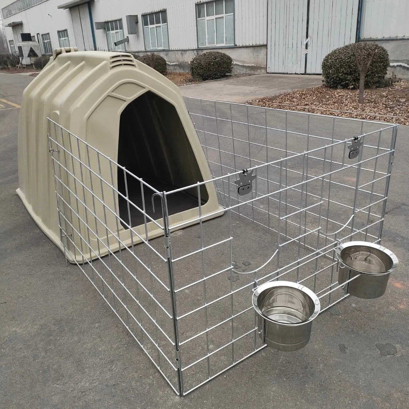 Livestock Reinforced Calf Cages Plastic Cattle Cow Hutches Calf House for Daily Farm Feeding Animals Calf Hutch with Fencing