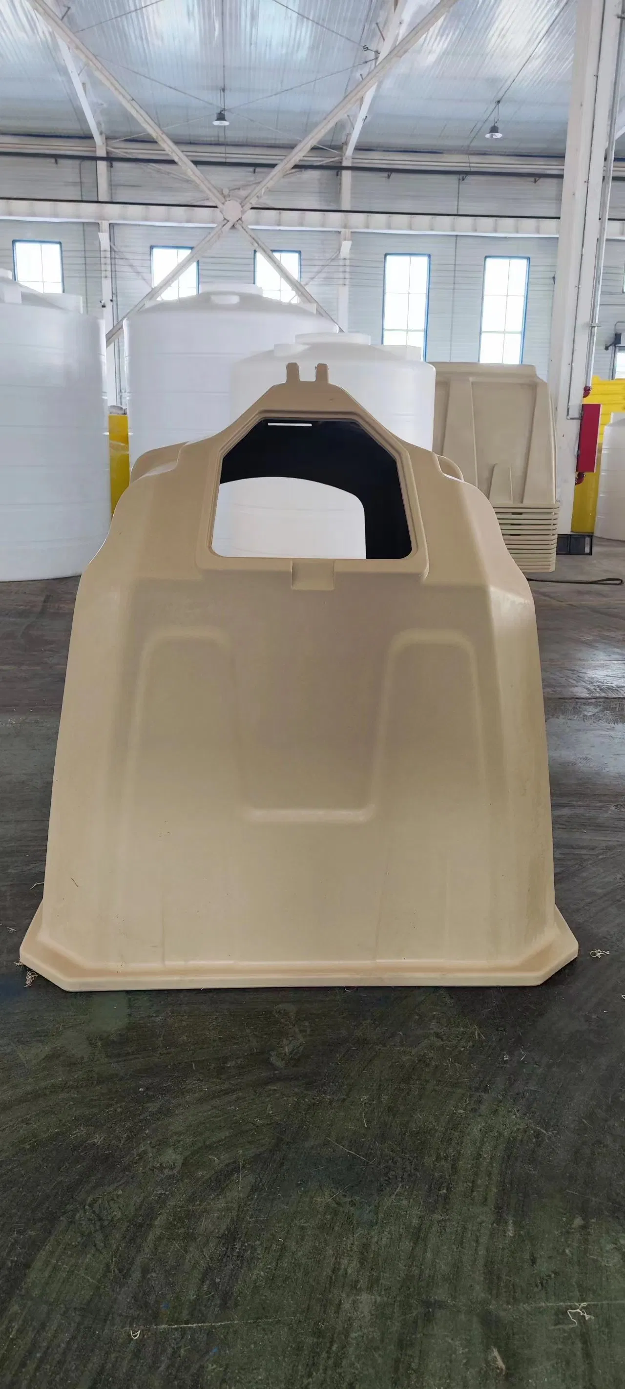 Factory Supply High Quality Durable Outdoor Calf Hutch for Cattle