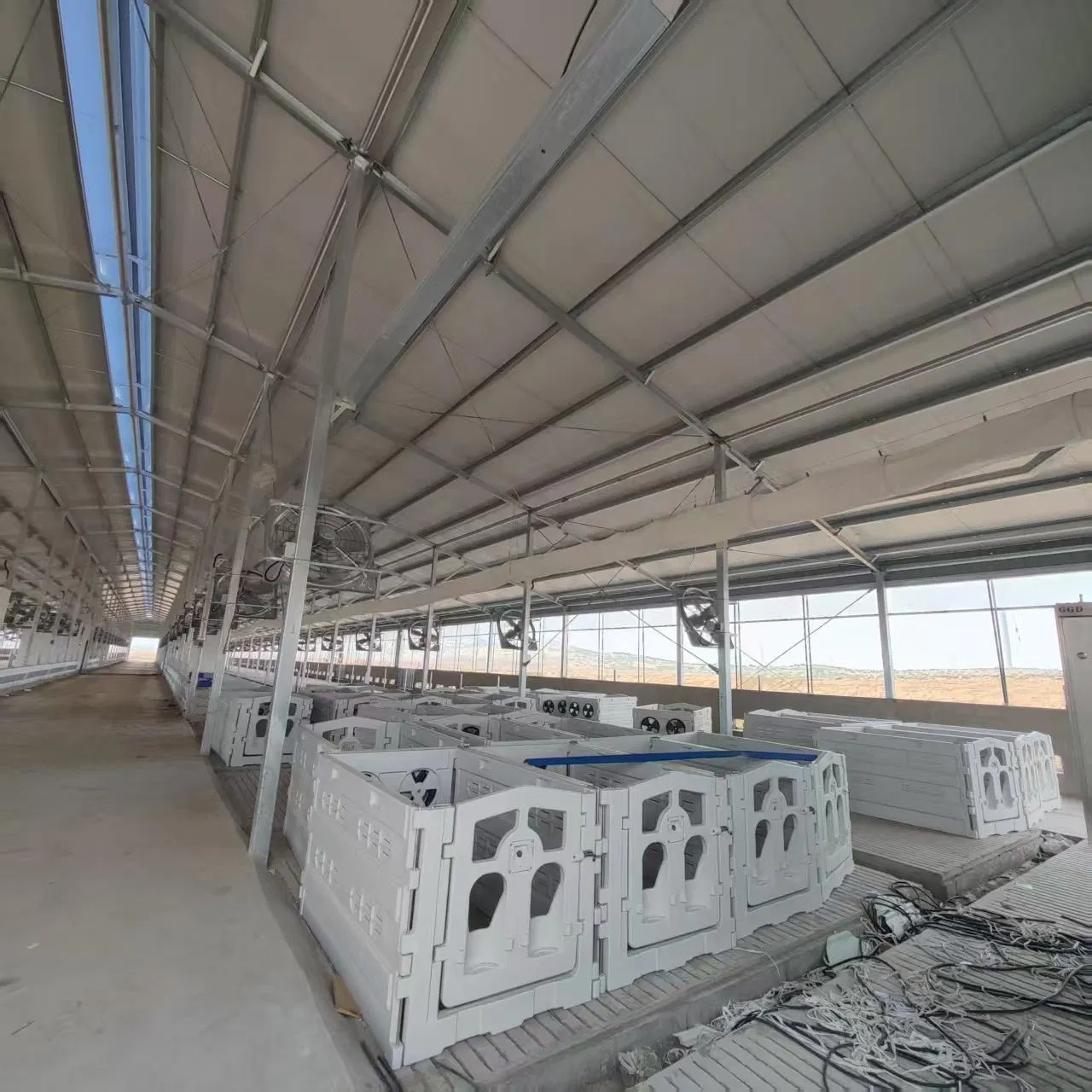 Livestock Equipment Completely Modular PE Dry Clean Indoor Calf Hutch