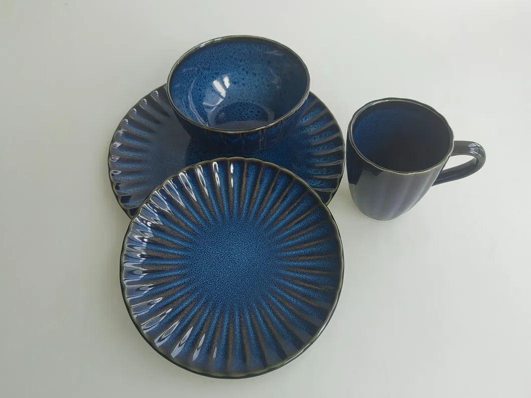 Dinnerware Pattern 4