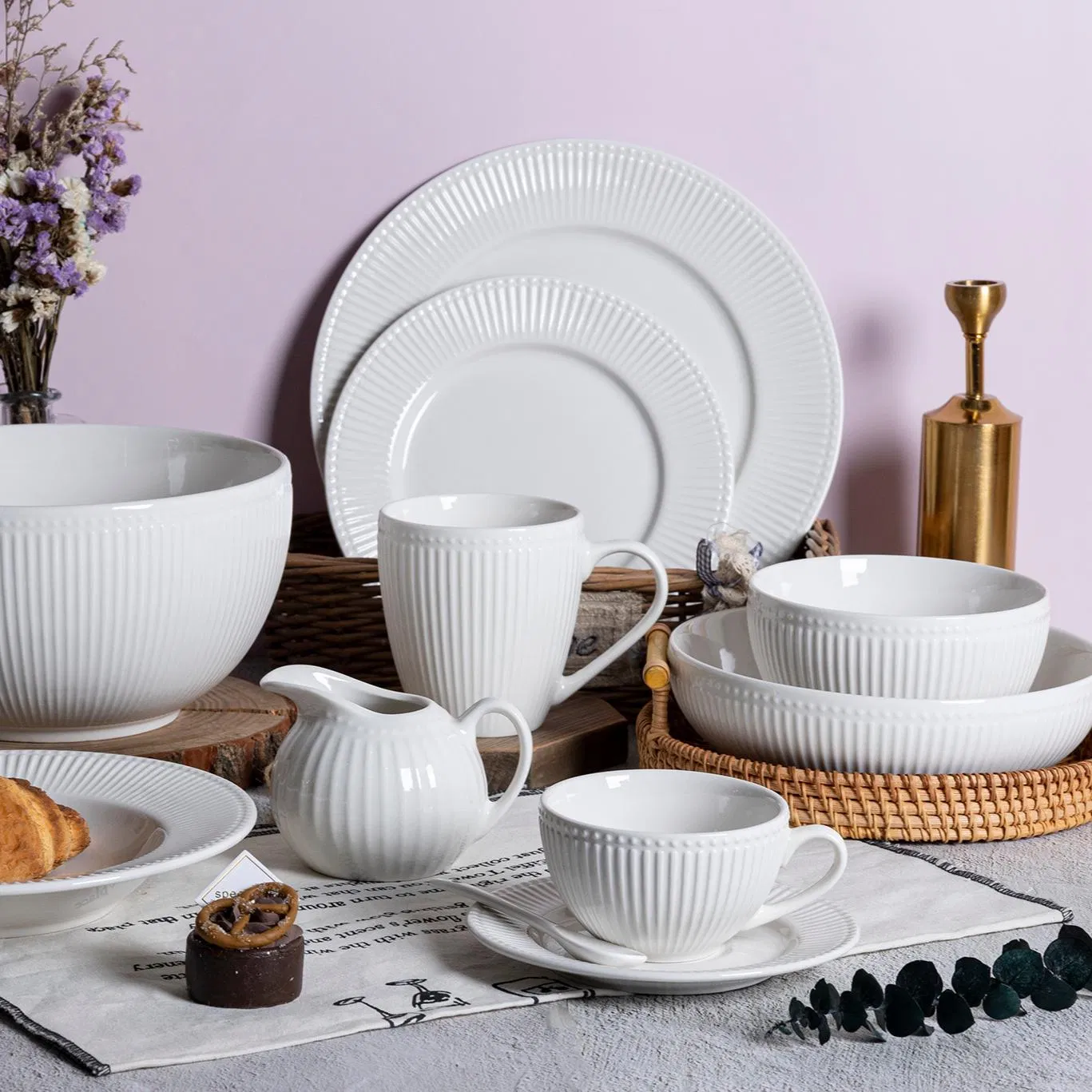 High-Quality Porcelain Dinner Plate Wholesale Ceramic Plate Restaurant Dining Table Contemporary Porcelain White Ribbed Ceramic Tableware Dinner Set