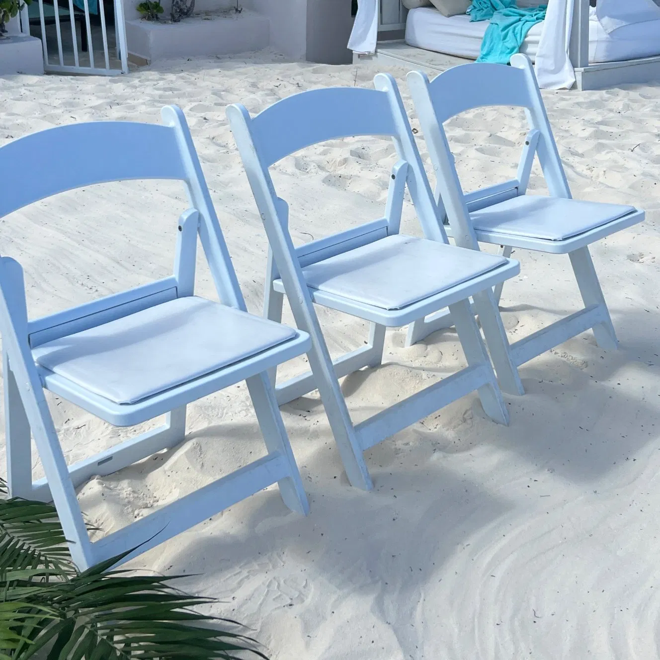 Durable Lightweight Portable Comfortable Classic Banquet Dining Outdoor Event Resin Folding Chair