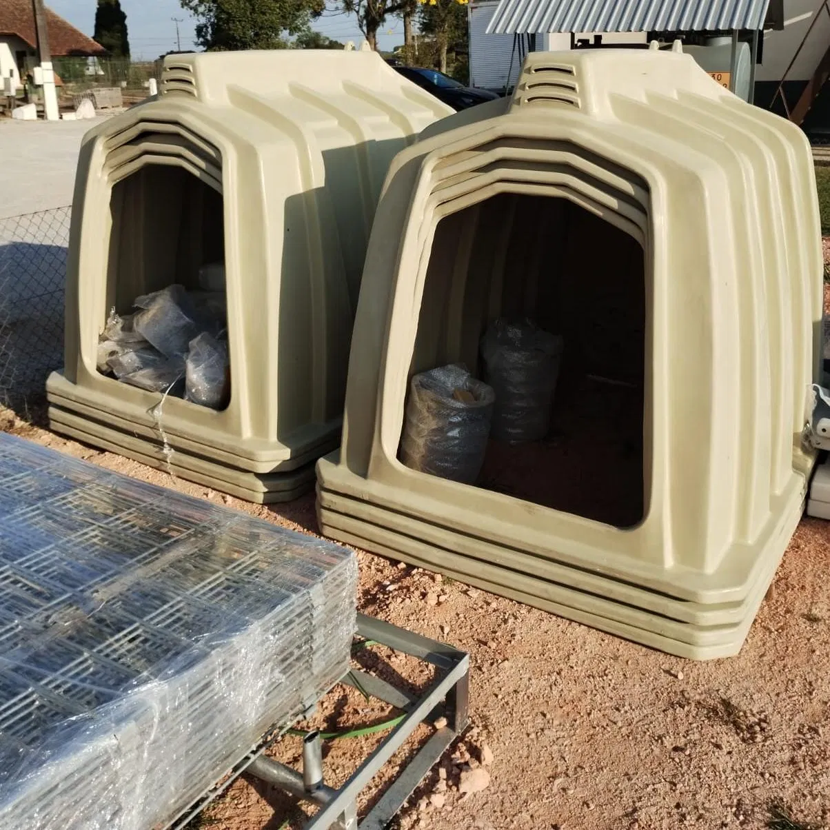 Dairy Farm Economical Calf Living House with Fence and Feeding Bucket Calf Hutch