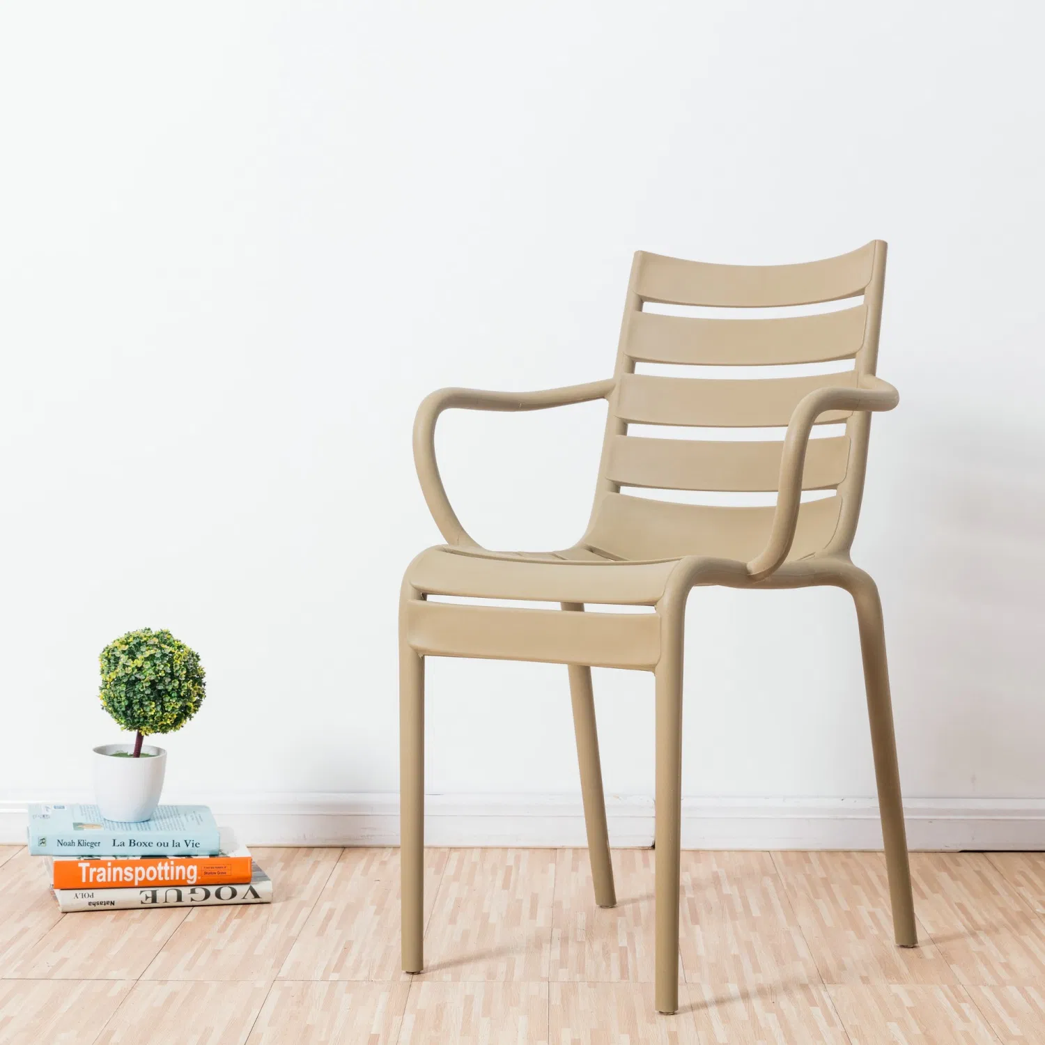 Premium and Comfortable Dining Chair Durable Plastic Chair