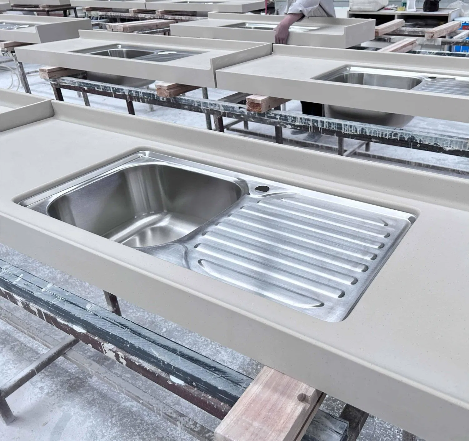 OEM Factory Home Furniture Kitchen Dining Table Island with Kitchen Cabinet in Modern Design and Solid Surface Stone Quartz Taj Mahal Countertop Island Top