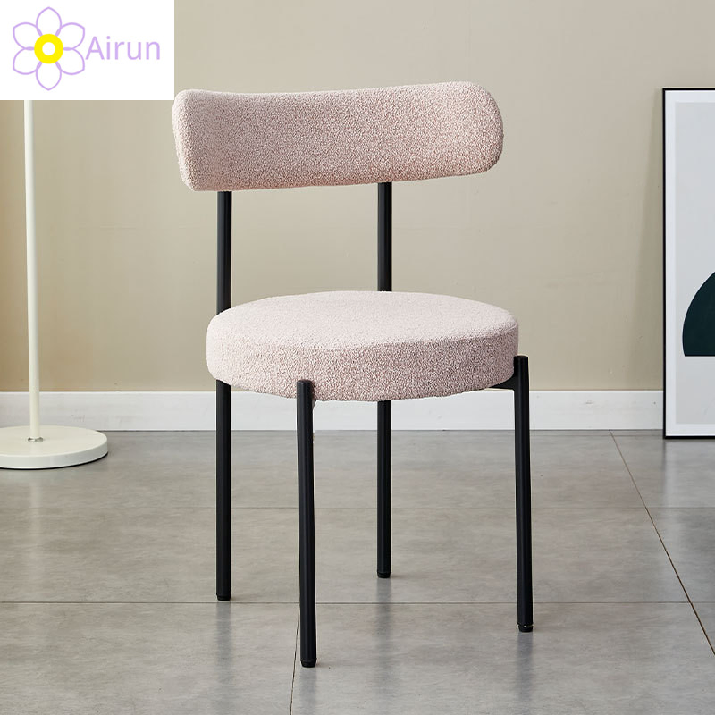 Modern Nordic Home Furniture White Fabric Accent Black Metal Leg Cafe Comfortable Upholstered Velvet Makeup Restaurant Dining Chair for Kitchen Living Room