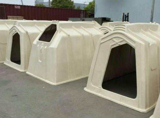 Food Grade PE Material Cattle Hutch Cow Calf Hutch