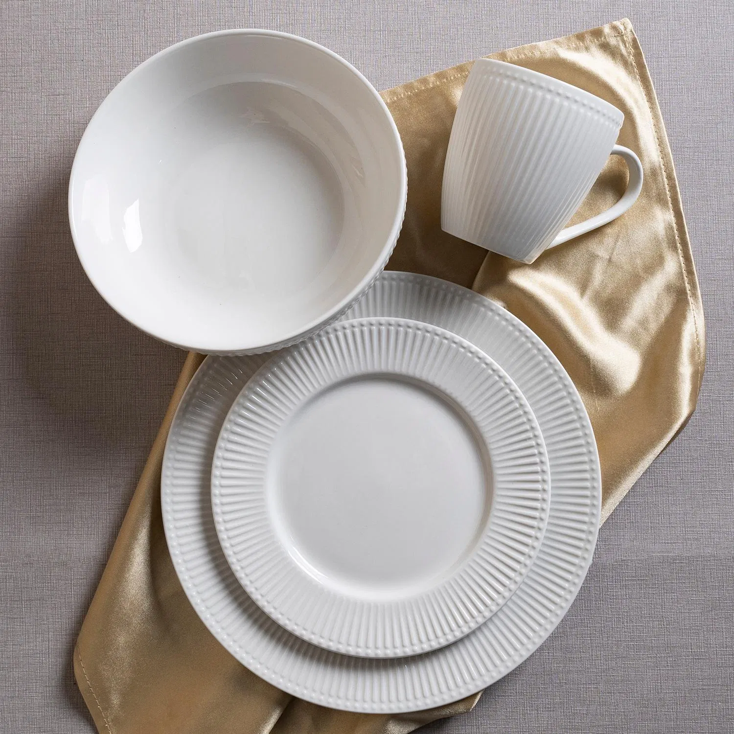 High-Quality Porcelain Dinner Plate Wholesale Ceramic Plate Restaurant Dining Table Contemporary Porcelain White Ribbed Ceramic Tableware Dinner Set