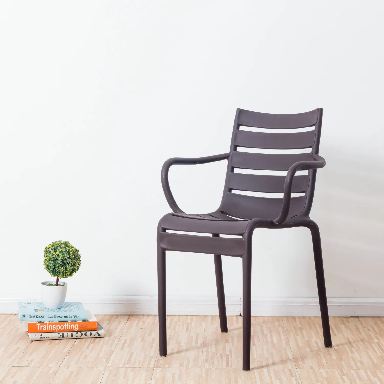 Premium and Comfortable Dining Chair Durable Plastic Chair