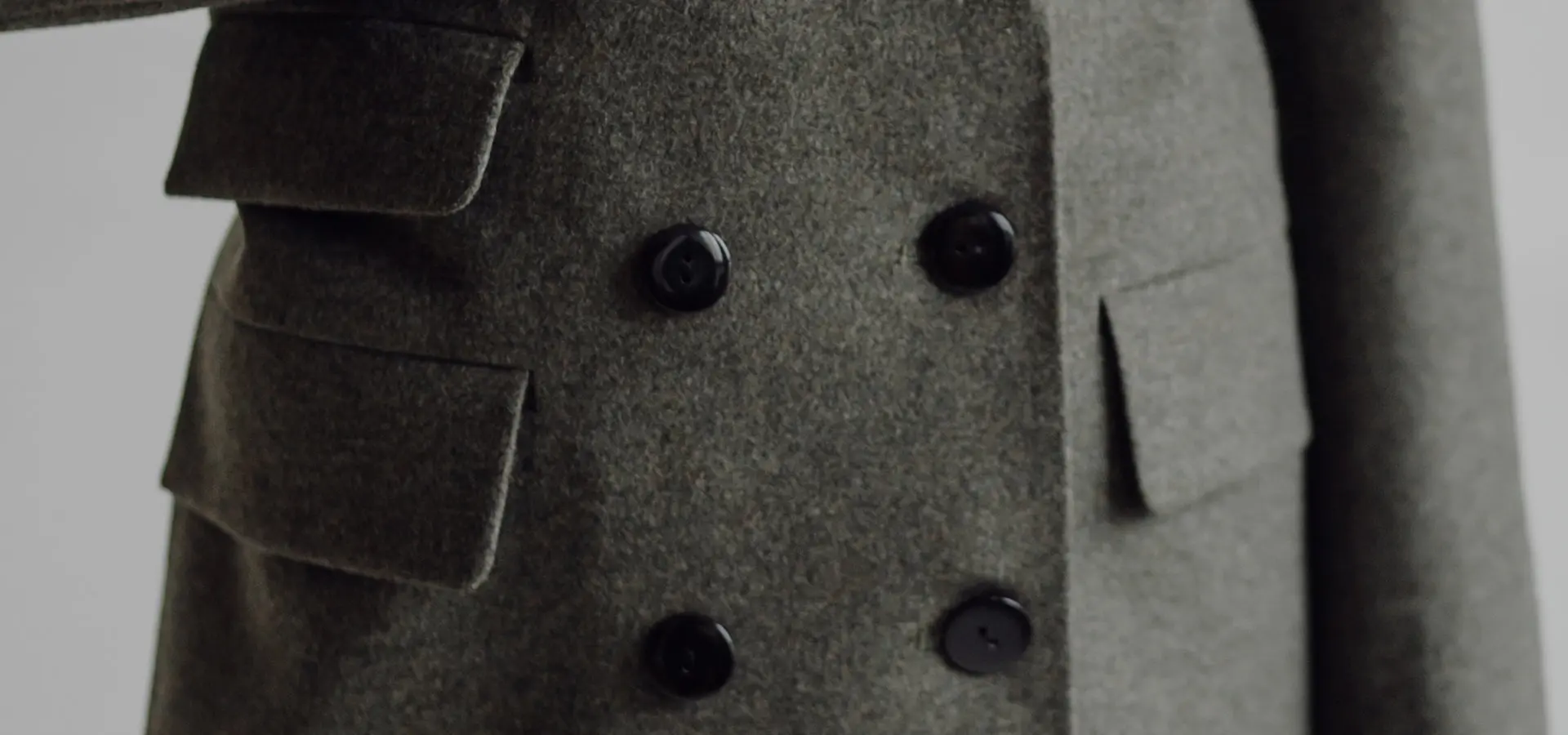Metal buttons for windbreakers - windproof practicality and styling for long coats