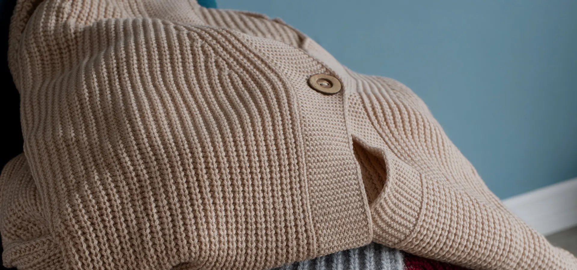 Metal buttons for sweaters - comfort and convenience with light decoration for knitted fabric