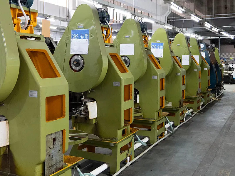 Wenzhou Fangyuan Metal Button Co. factory interior - production workshop overview