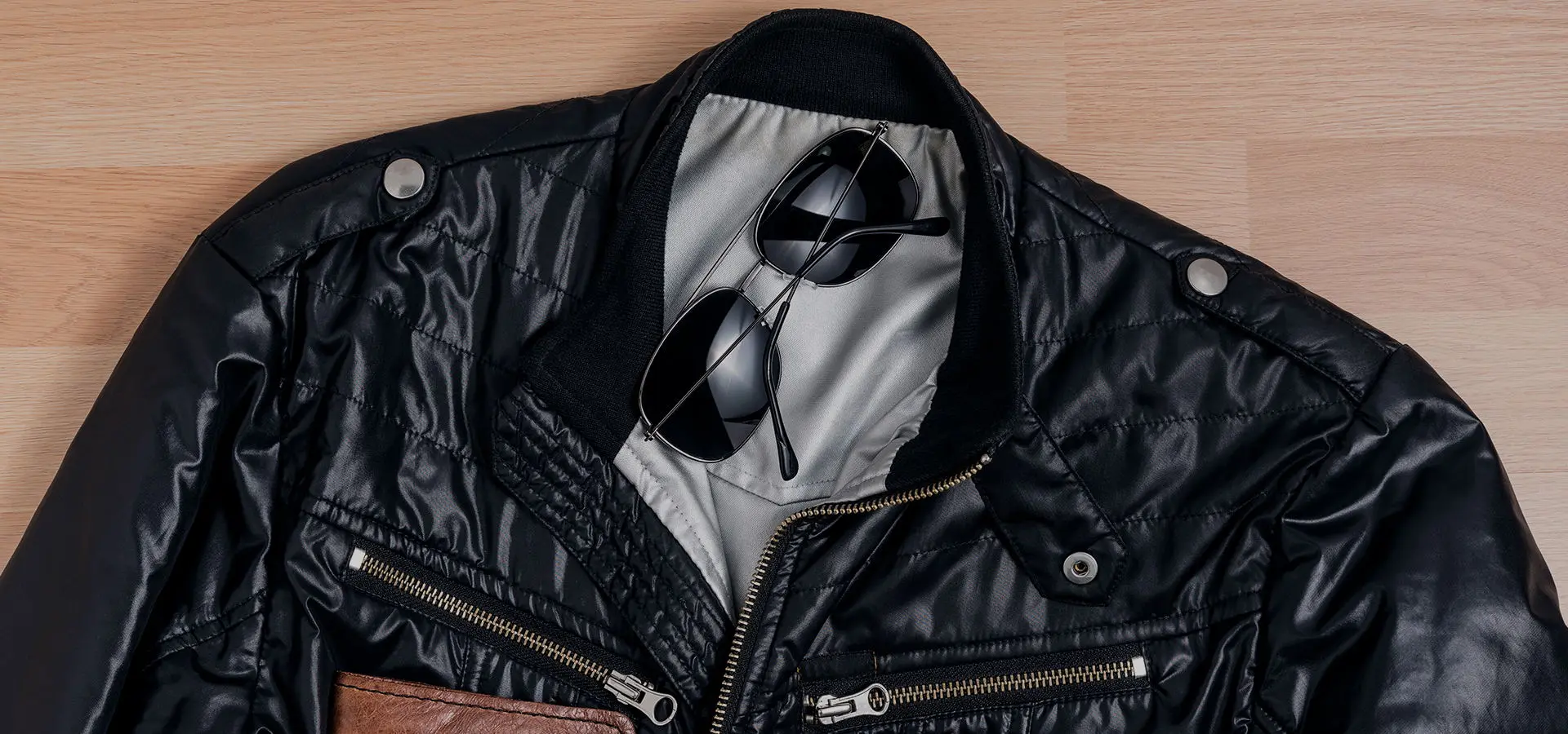 Metal buttons for leather jackets - hard verification and style enhancement for tough wear-resistant products