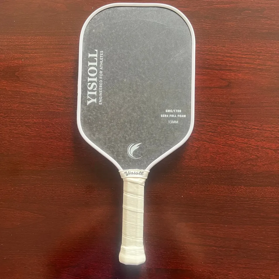 Paleta de pickleball con mango ergonómico