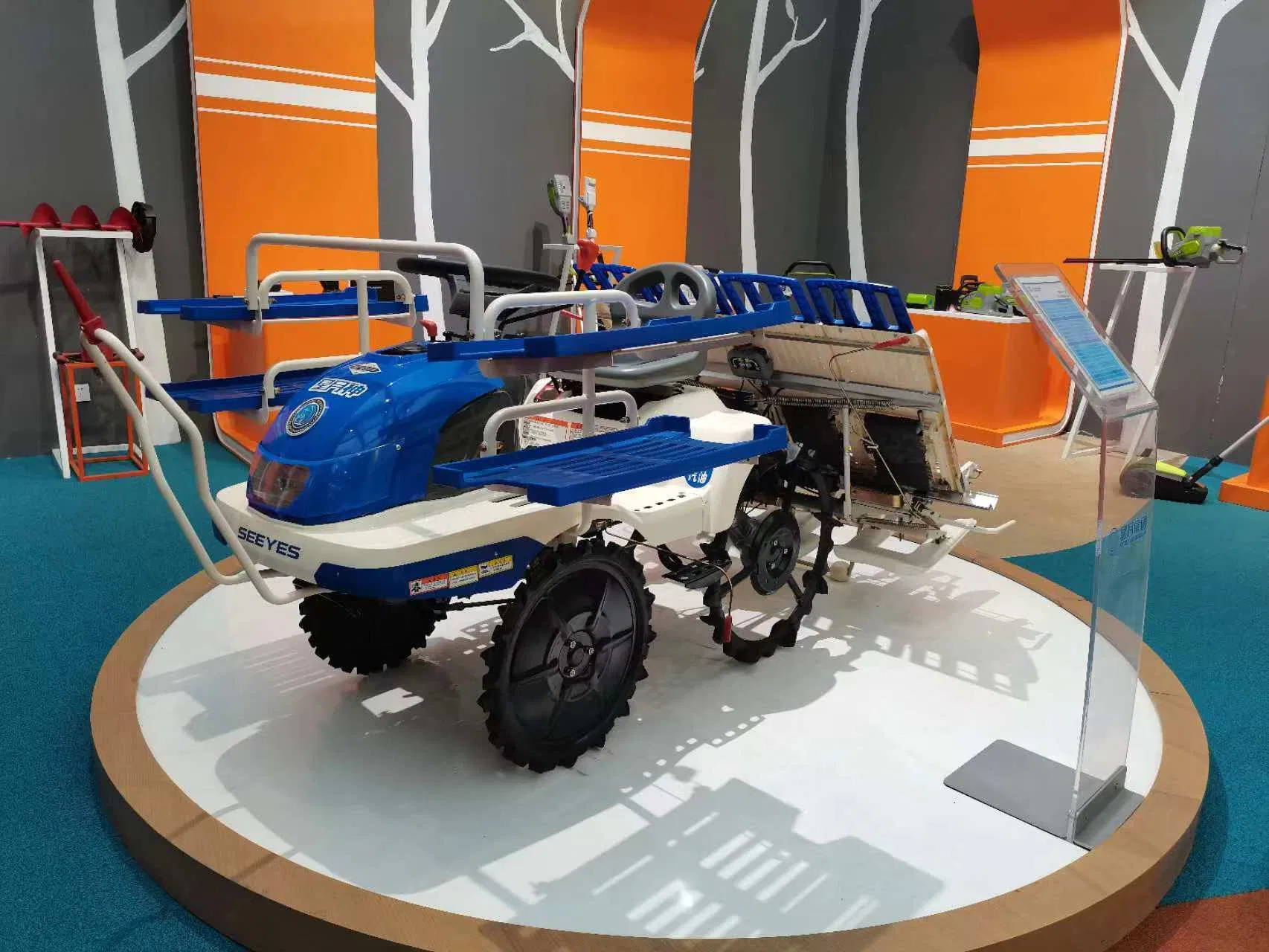 Máquina de trasplante de arroz de gasolina automatizada de cuatro hileras 430 trasplantador de arroz de alta velocidad 2ZG-4QR
