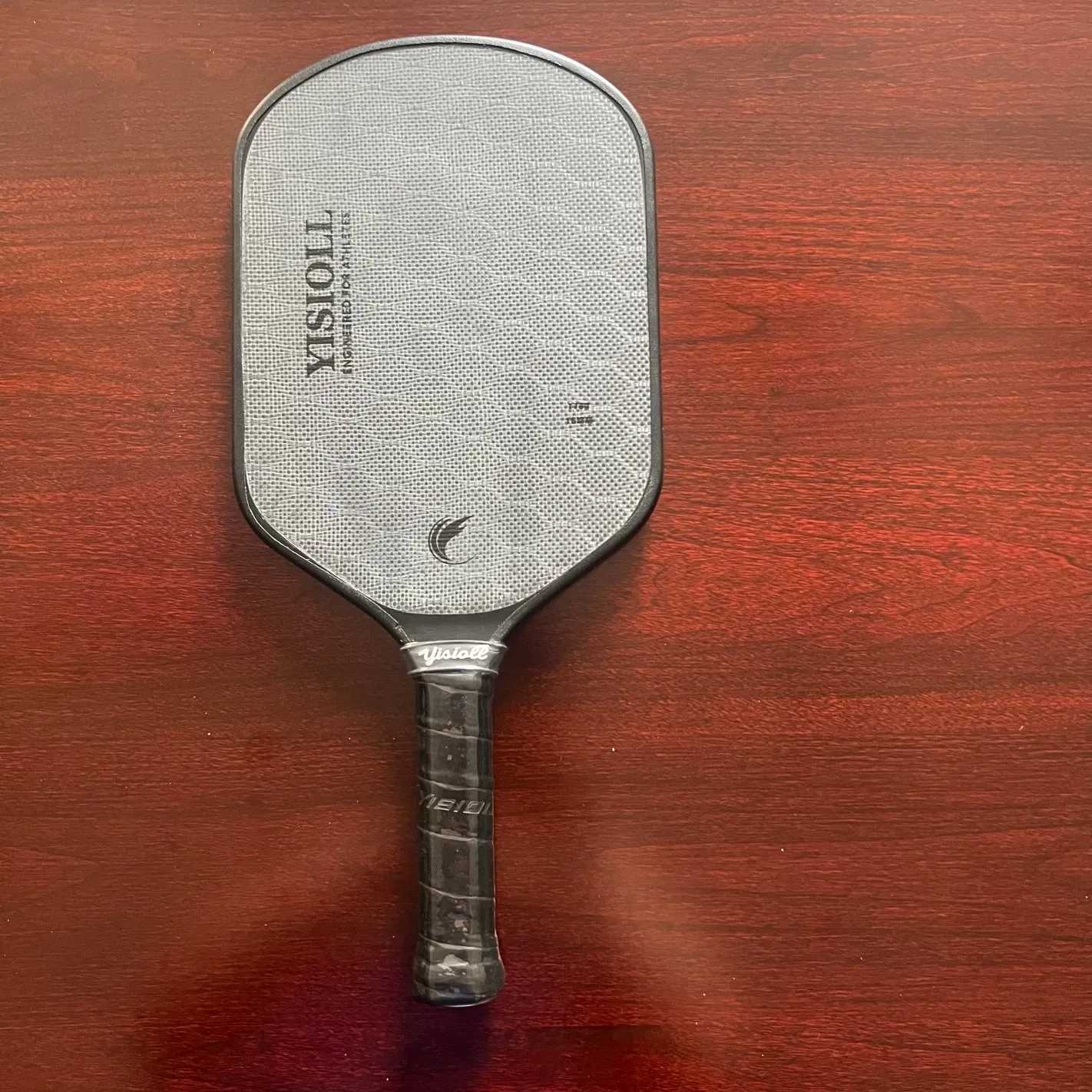 Paleta de pickleball compuesta de fibra de vidrio y fibra de carbono con mango ergonómico para uso diario en clubes deportivos