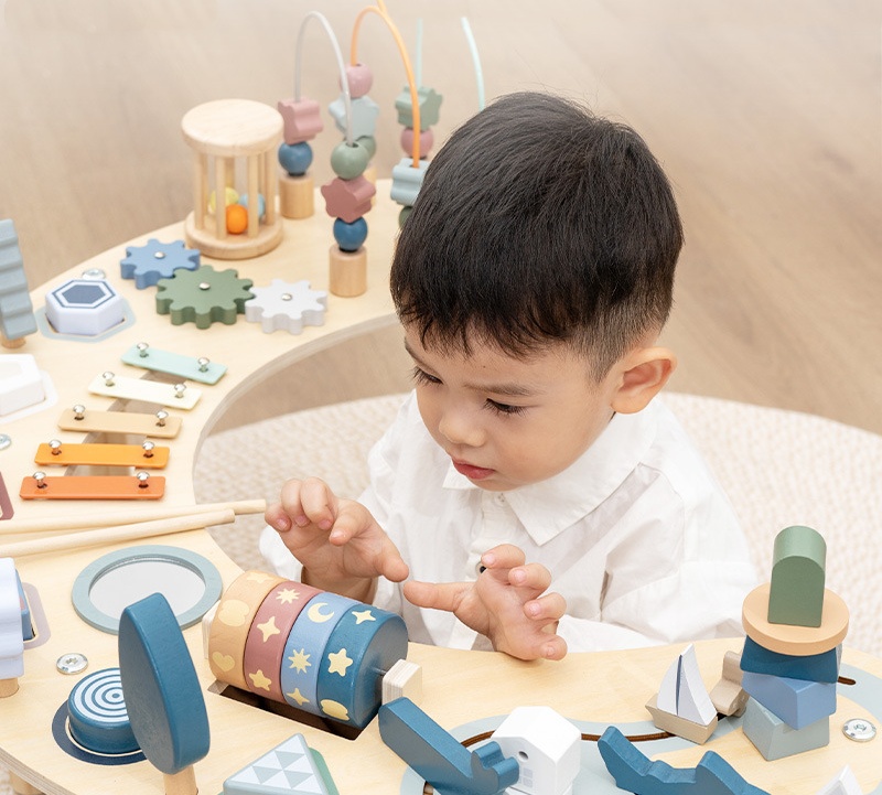Hot Sale Montessori Multi-Functional Wooden Sensory Play Table With Xylophone And Activity Toys For Kids And Toddlers