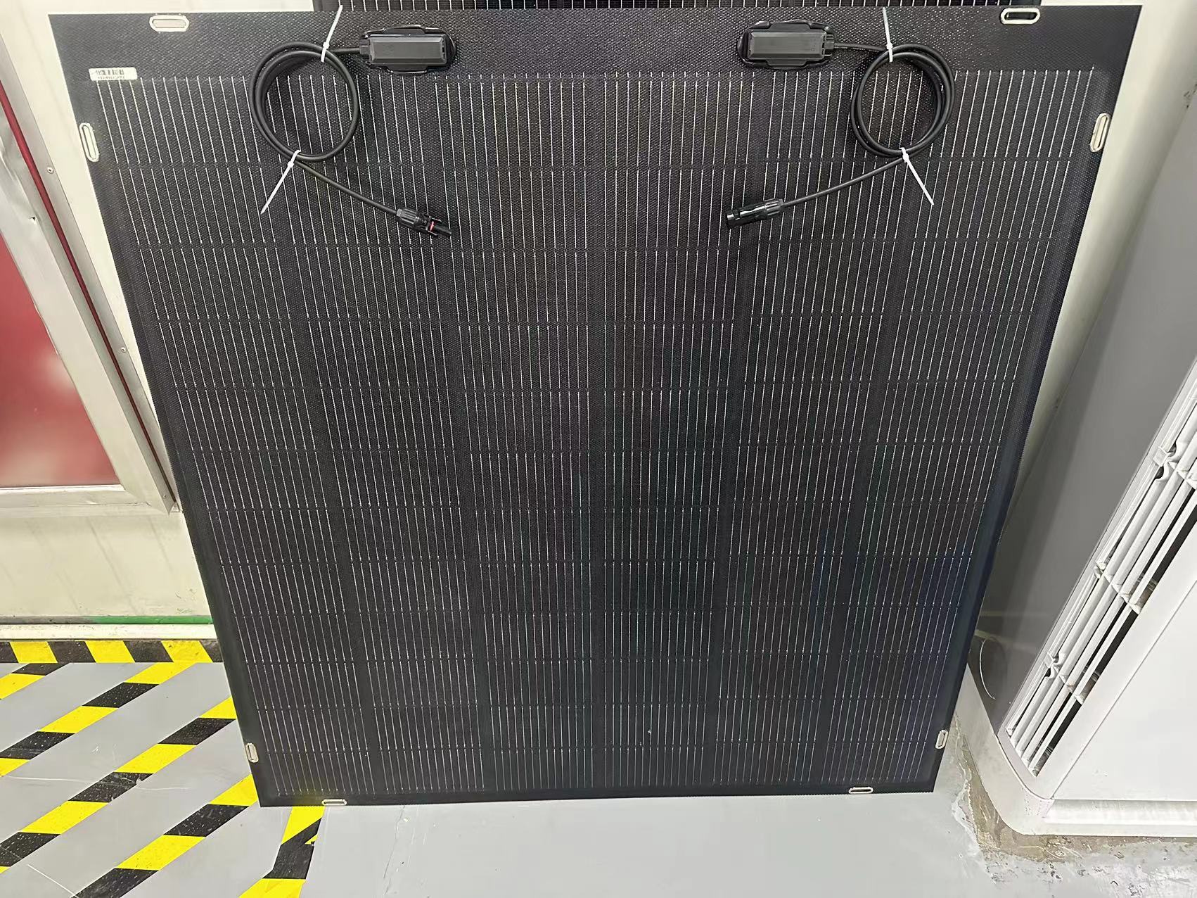 Factory Direct Sale High Efficiency Mono Solar Cell 200W ETFE Sticker Thin Film Flexible Solar Panel