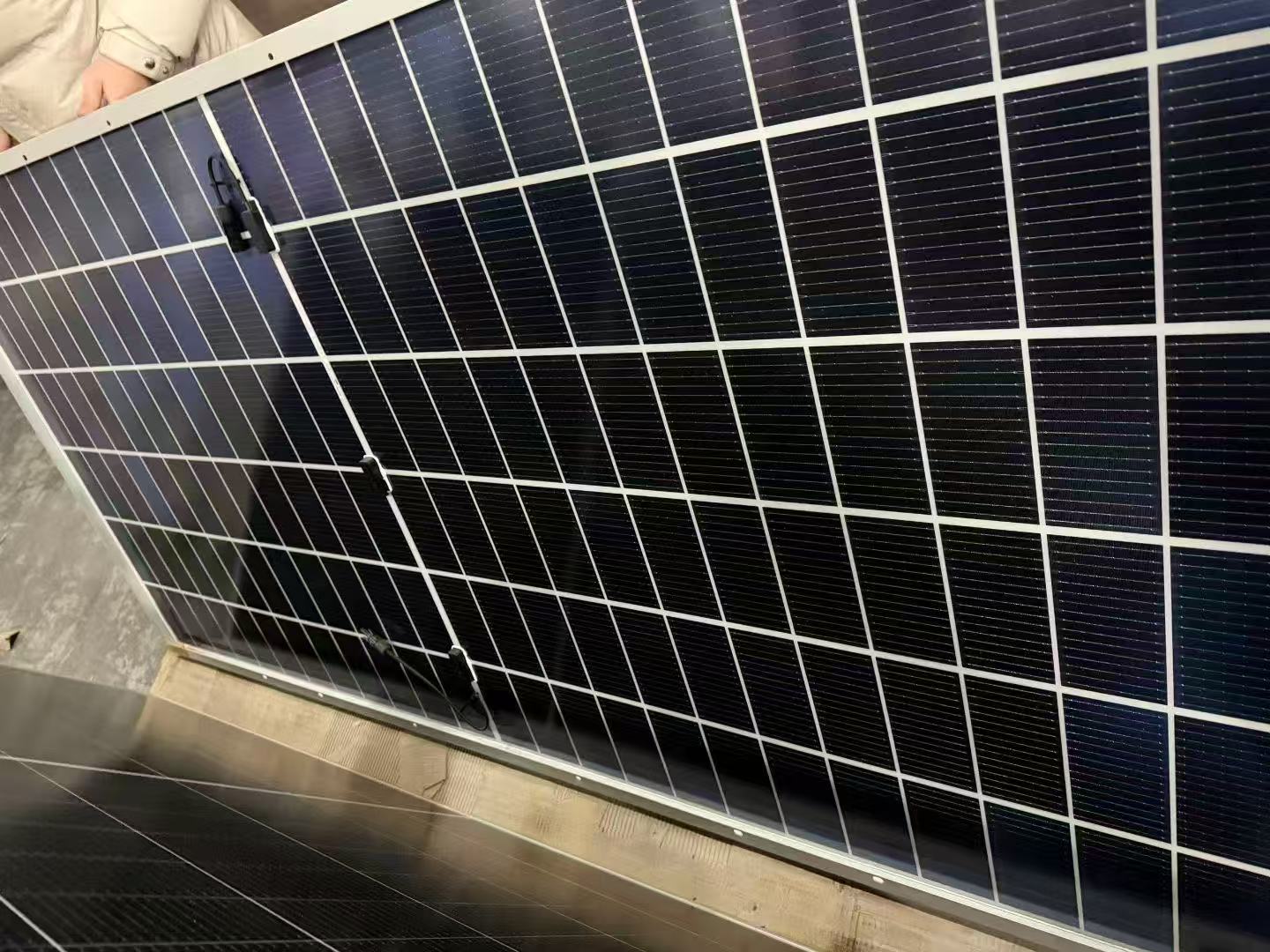 580W-600W N-Type Monocrystalline Solar Panel 23.8% Efficiency Factory Cheap Wholesale Industrial Commercial Business Hybrid