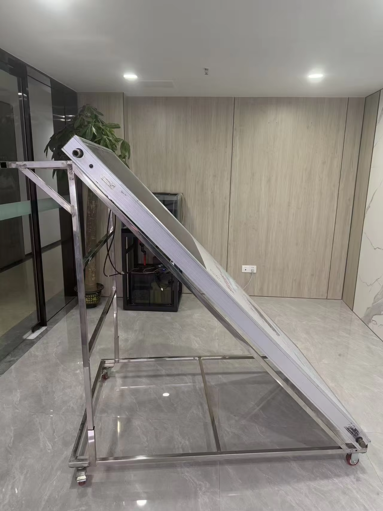 BX-2 570W All in One Hybrid PVT Solar Panel High-Power Solution for Residential Rooftop Use All Black 80% Efficiency