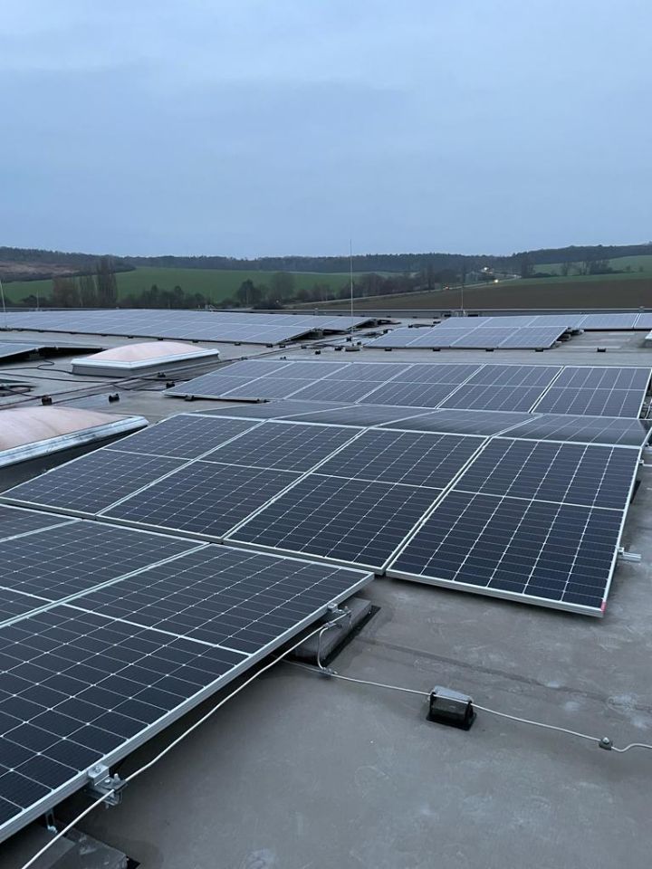 Yangtze High Efficiency 700w 730w 750w Bifacial Mono Perc Solar Panel for Sale