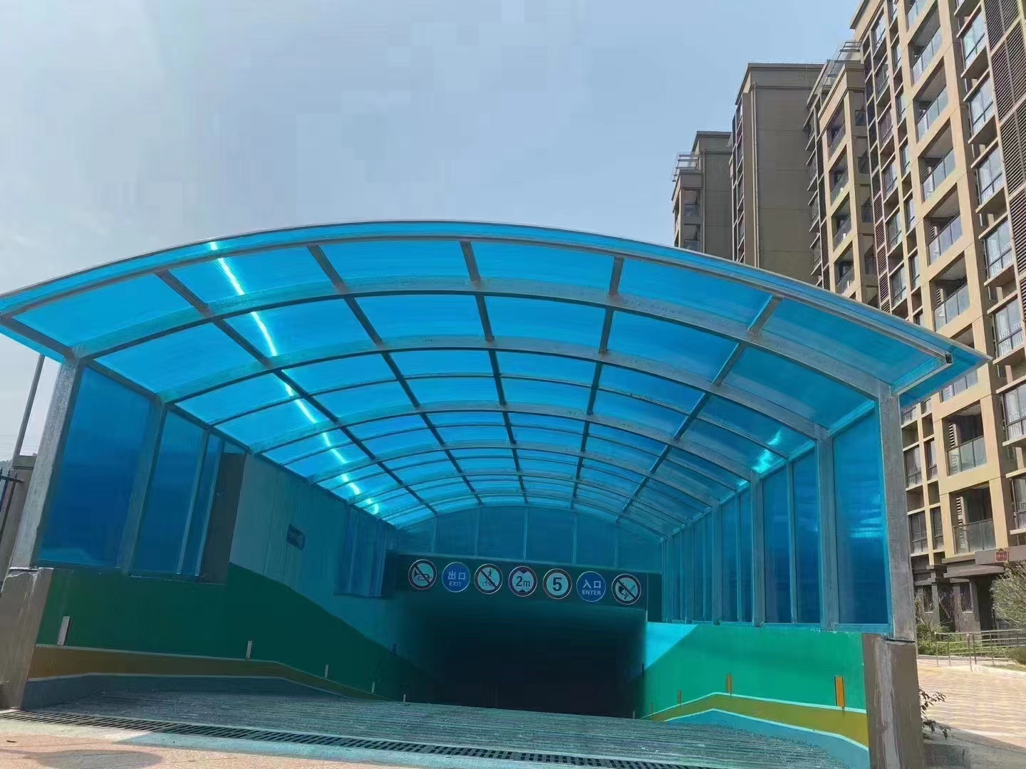 Multi-Wall Multilayer Polycarbonate Solar Panel