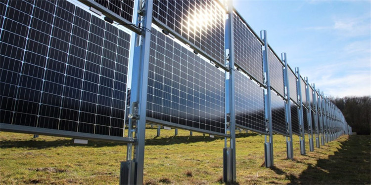 Bifacial Solar Fence Installation