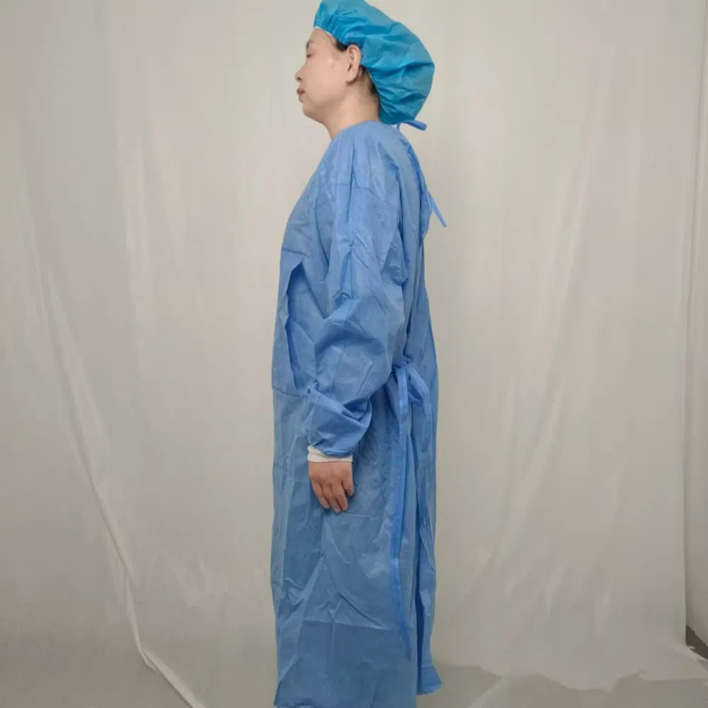 Ropa desechable universal de suministro médico estándar directa de fábrica, bata de aislamiento transpirable y a prueba de polvo, bata quirúrgica con certificación CE