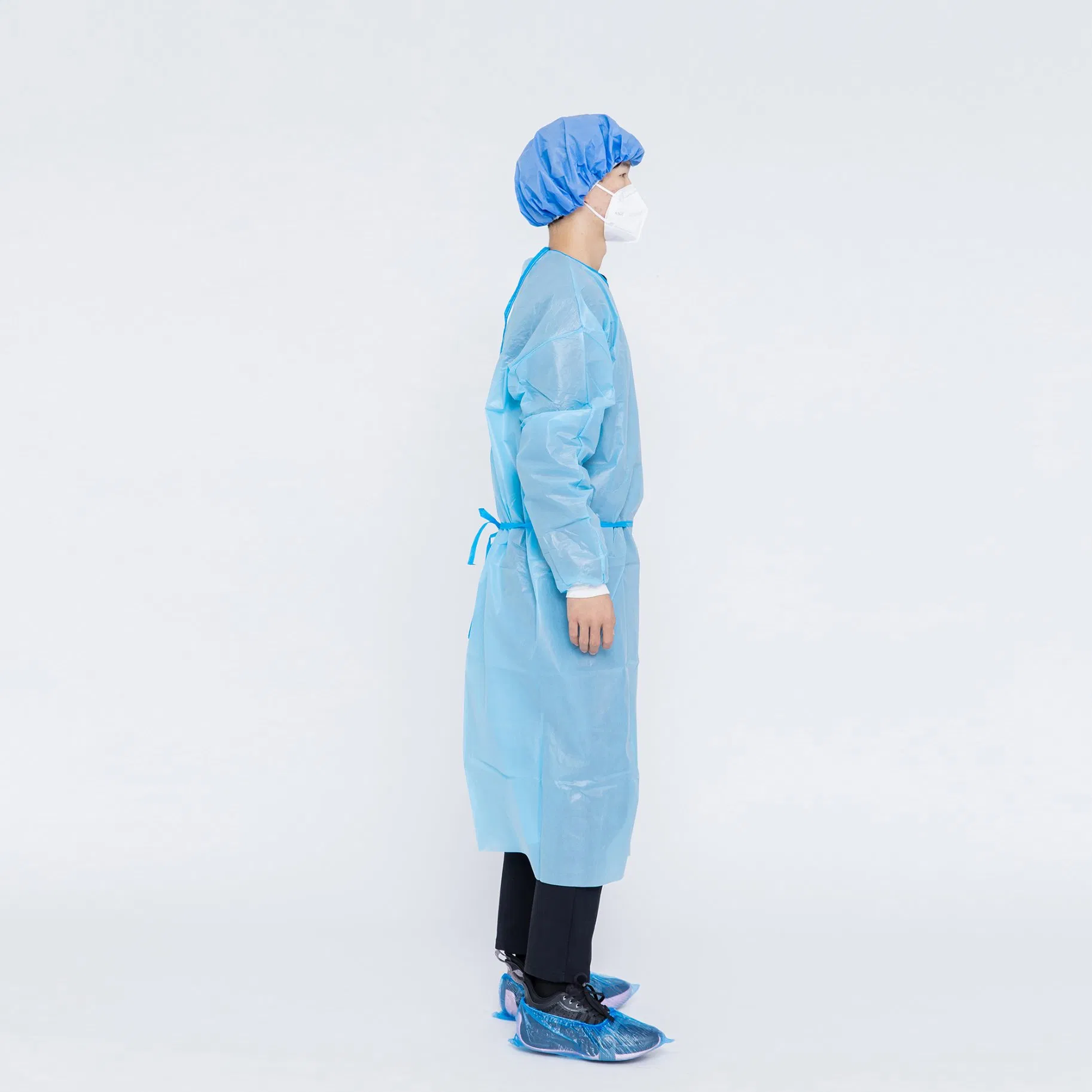 Bata quirúrgica desechable SMS/PP+PE aprobada por CE, impermeable, con aislamiento y puños elásticos/puños de punto para uso médico en hospitales y dentales